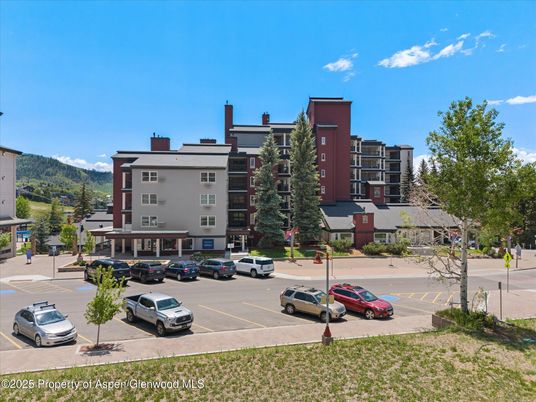 Exterior, Facade, Condo Building