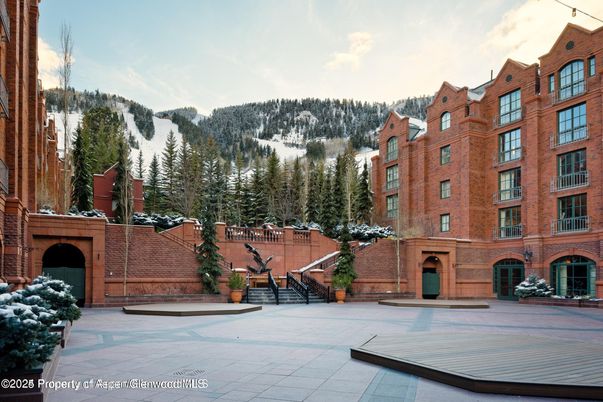 Exterior, Facade, Condo Building