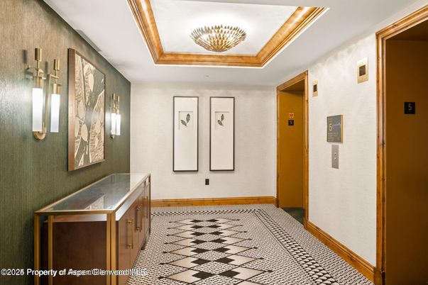 Elevator, Interior