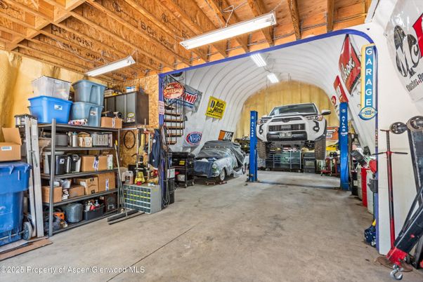 Garage, Interior, Wooden Beams, Wooden Ceilings