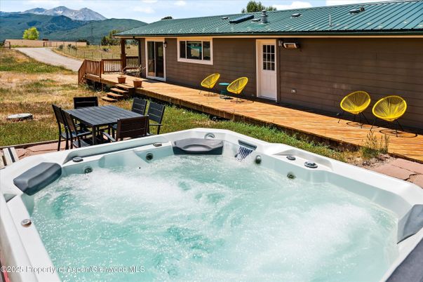 Exterior, Hot Tub