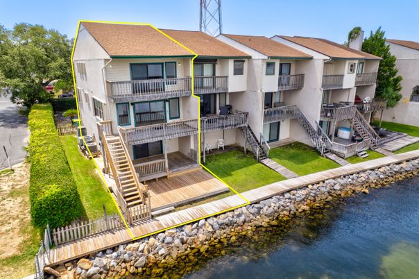 Exterior, Facade, Condo Building