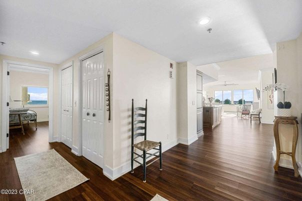 Interior, Recessed Lighting, Wood Texture Flooring