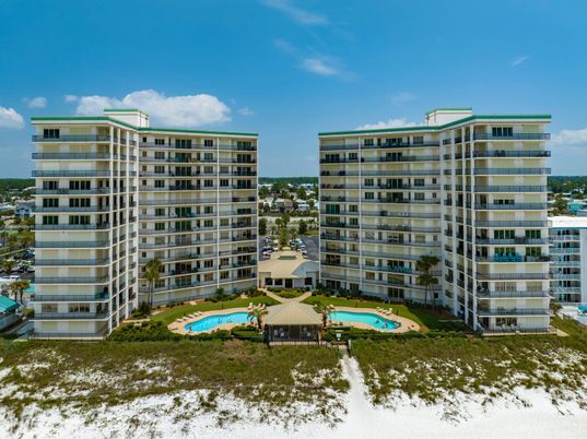 Exterior, Pool, Other