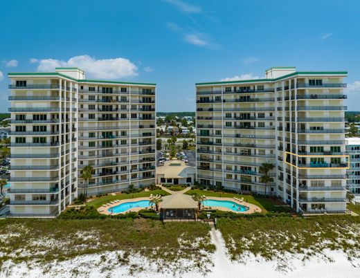 Exterior, Facade, Pool, Condo Building