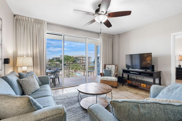 Interior, Living room, Water