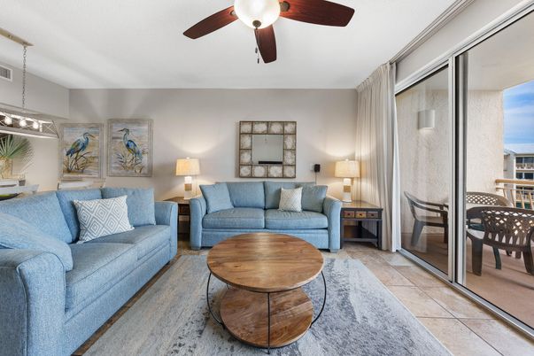 Dining room, Interior, Living room, Pendant Lights