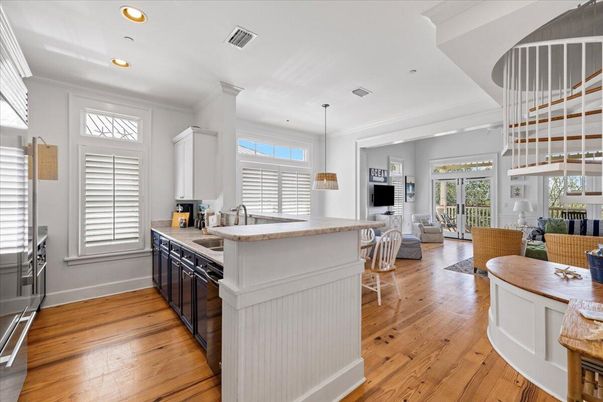 Interior, Kitchen, Living room, Pendant Lights, Recessed Lighting, Wood Texture Flooring