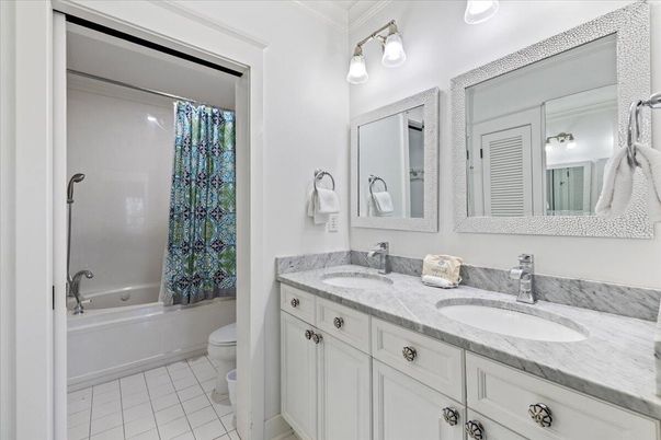 Bathroom, Dual Sink Vanities, Interior