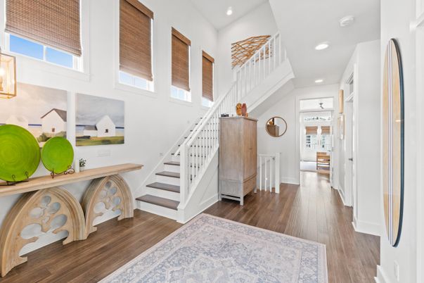Interior, Recessed Lighting, Wood Texture Flooring