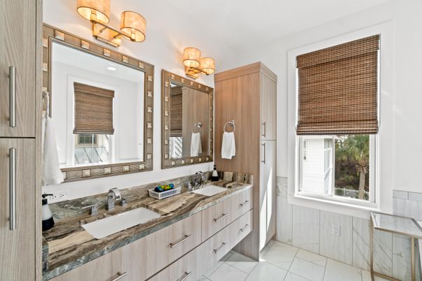 Bathroom, Dual Sink Vanities, Interior