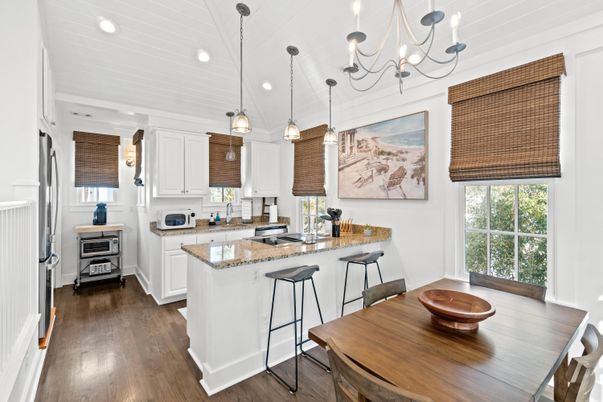 Chandelier, Dining room, Interior, Kitchen, Pendant Lights, Recessed Lighting, Wood Texture Flooring