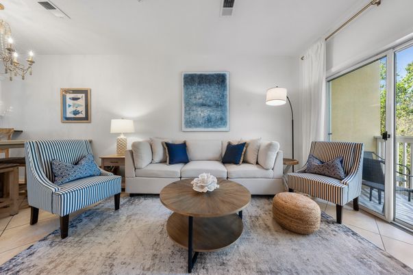 Chandelier, Interior, Living room