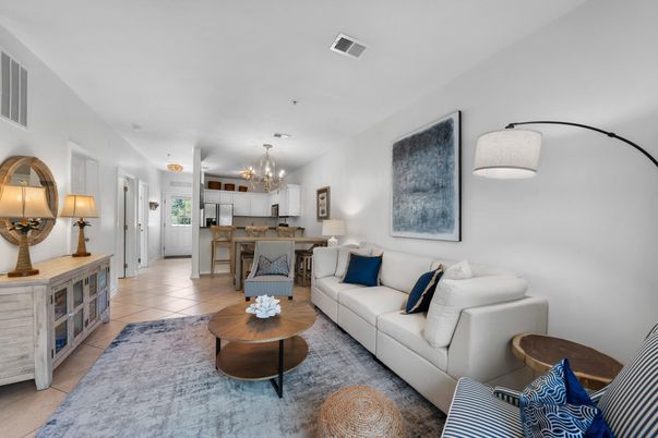 Chandelier, Interior, Kitchen, Living room