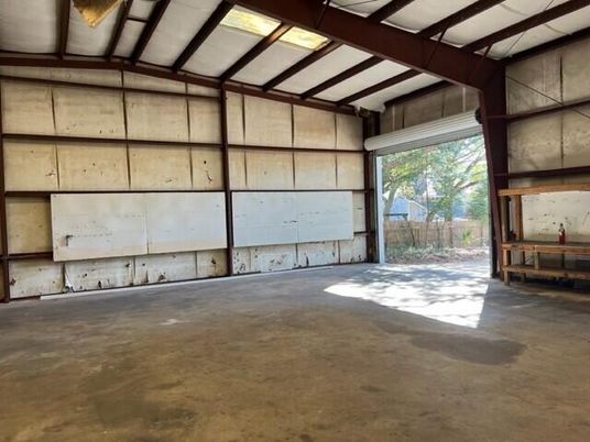 Garage, Interior