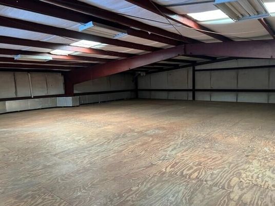 Garage, Interior, Wooden Beams