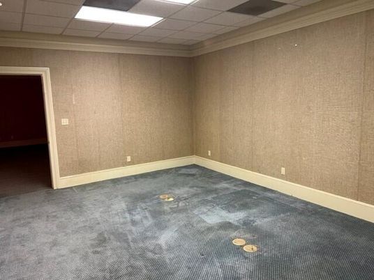 Empty room, Interior, Recessed Lighting