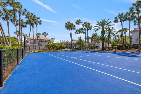 Exterior, Tennis Courts