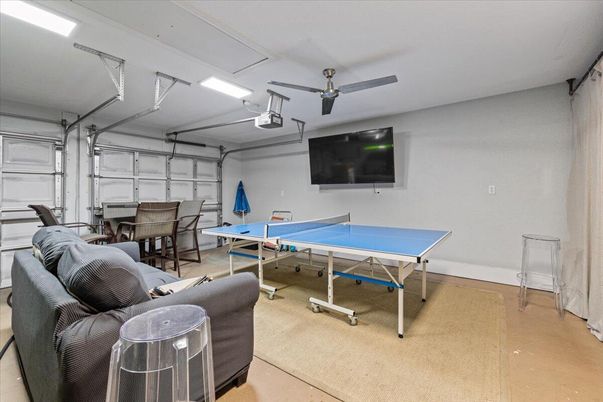 Game Room, Garage, Interior