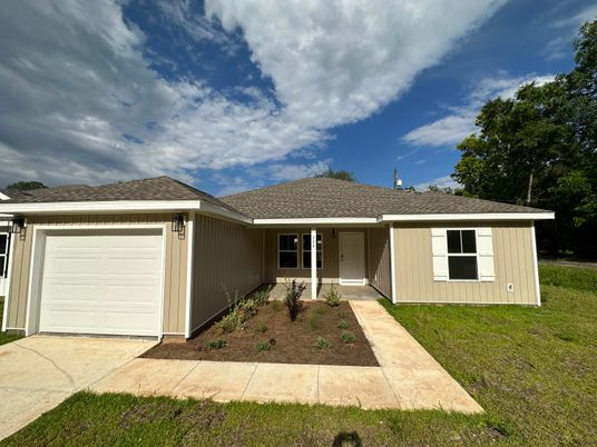 Attached, Exterior, Facade, Ranch