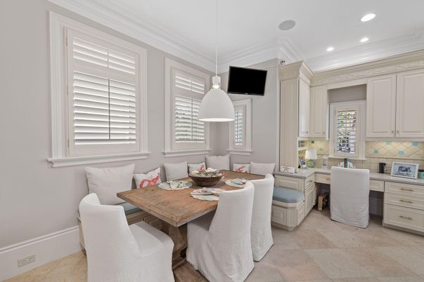 Dining room, Interior, Pendant Lights, Recessed Lighting