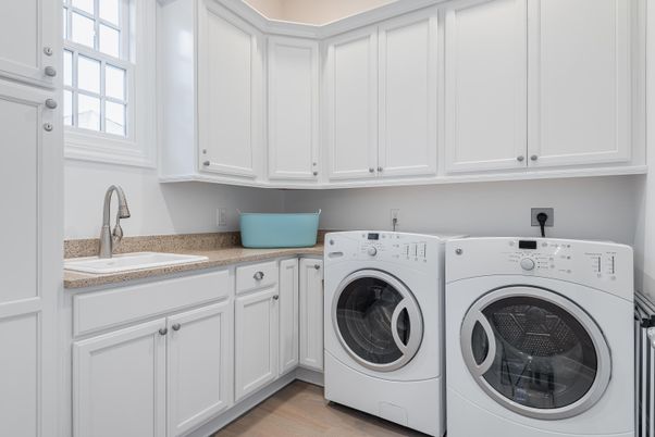 Interior, Washer, Wood Texture Flooring