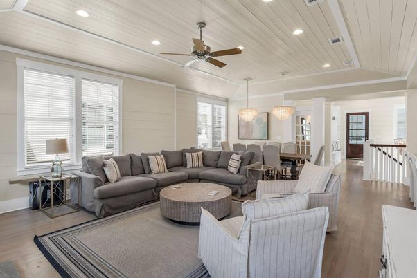 Chandelier, Dining room, Interior, Living room, Pendant Lights, Recessed Lighting, Wood Texture Flooring