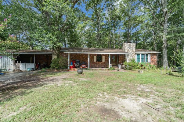 Backyard, Exterior, Facade, Brick Facade, Log Home