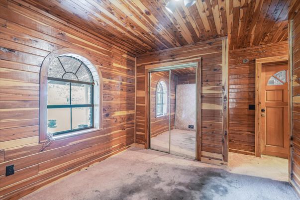 Empty room, Interior, Wooden Ceilings, Wooden Walls