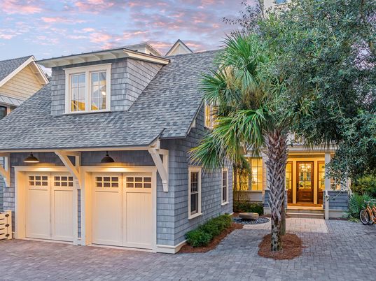 Attached, Exterior, Facade, Cape Cod