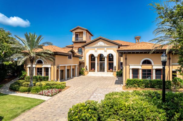 Exterior, Facade, Mediterranean