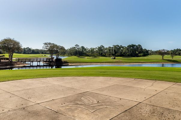 Exterior, Lake