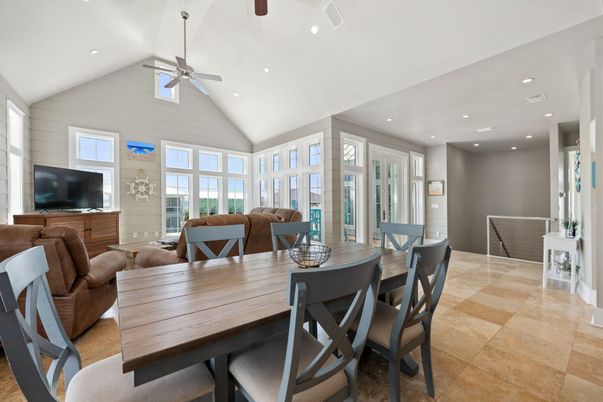 Dining room, Interior, Living room, Recessed Lighting