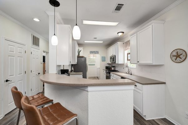 Interior, Kitchen, Pendant Lights, Recessed Lighting, Wood Texture Flooring