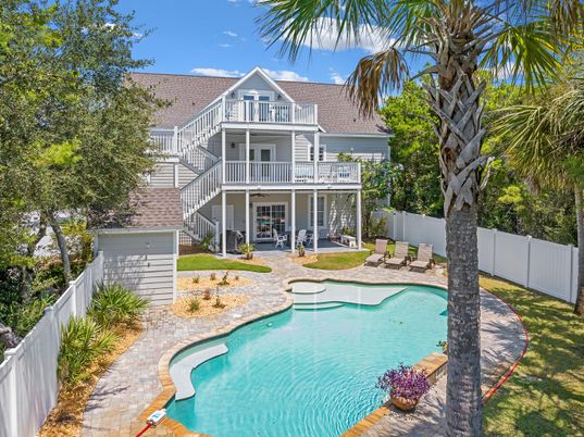 Exterior, Pool