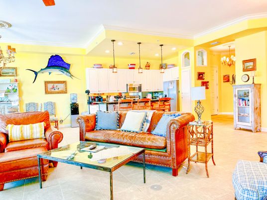 Chandelier, Interior, Kitchen, Living room, Pendant Lights, Recessed Lighting, Stainless Steel Appliances