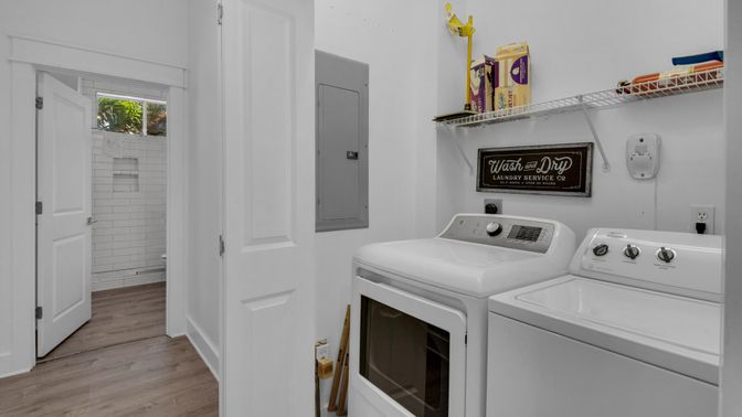 Interior, Utility Closets, Washer, Wood Texture Flooring