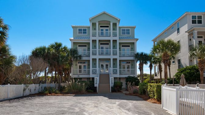 Exterior, Facade, Condo Building