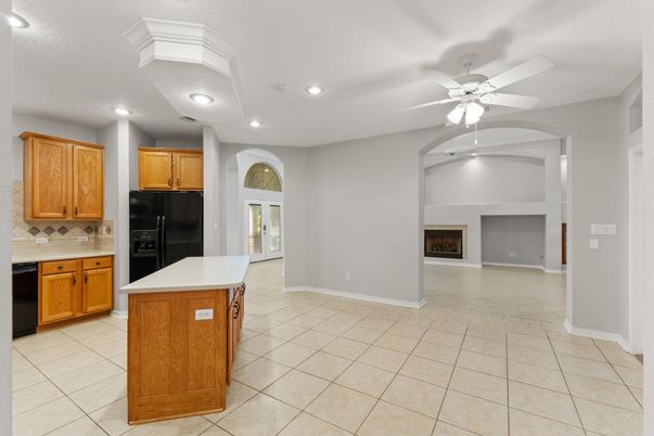 Fireplace, Interior, Kitchen, Recessed Lighting