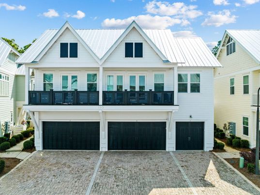 Attached, Exterior, Facade, Farmhouse