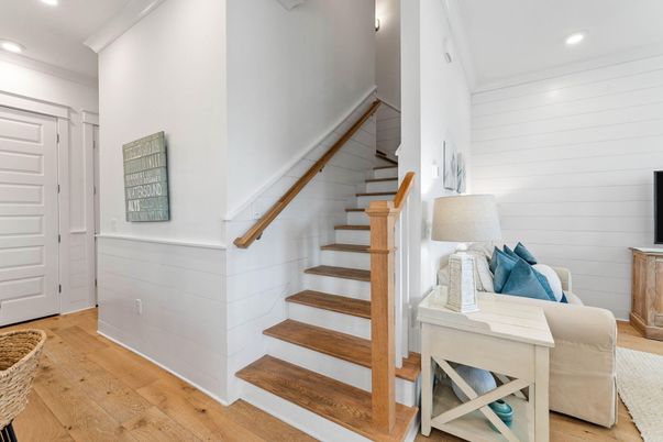 Interior, Recessed Lighting, Wood Texture Flooring