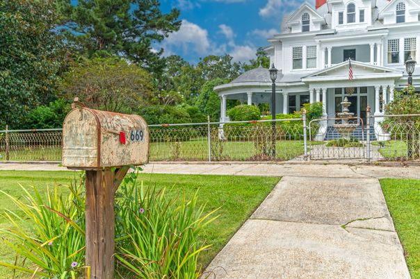 Backyard, Exterior, Facade, Queen Anne Victorian