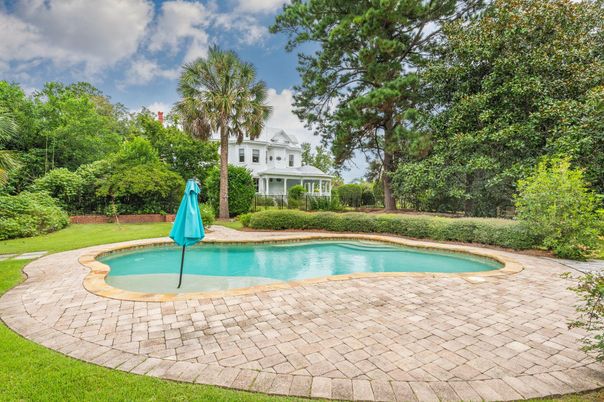 Exterior, Pool