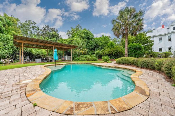 Exterior, Pool