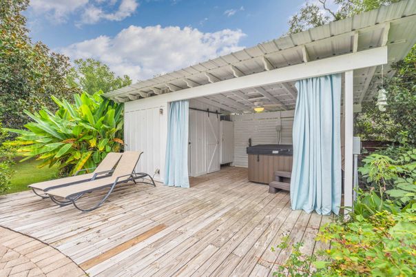 Exterior, Hot Tub