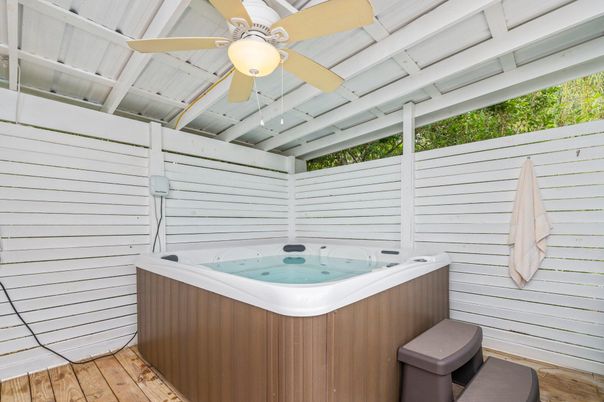 Exterior, Hot Tub