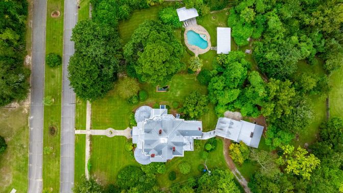 Exterior, Drone