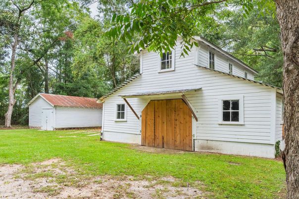 Backyard, Detached Garage, Exterior