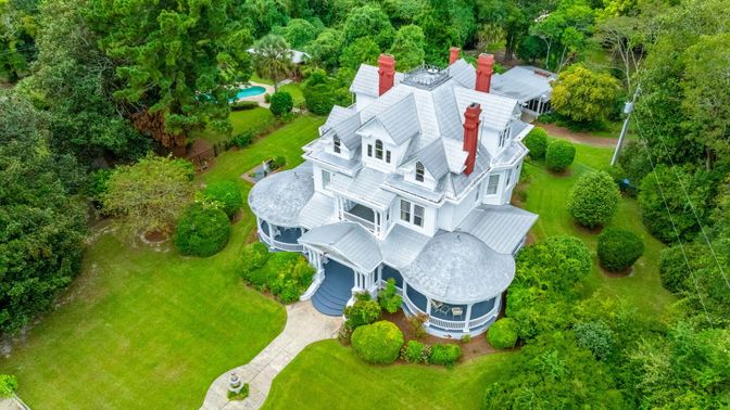 Exterior, Drone