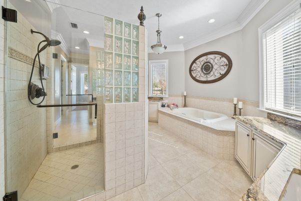 Bathroom, Glass Shower, Interior, Pendant Lights, Recessed Lighting